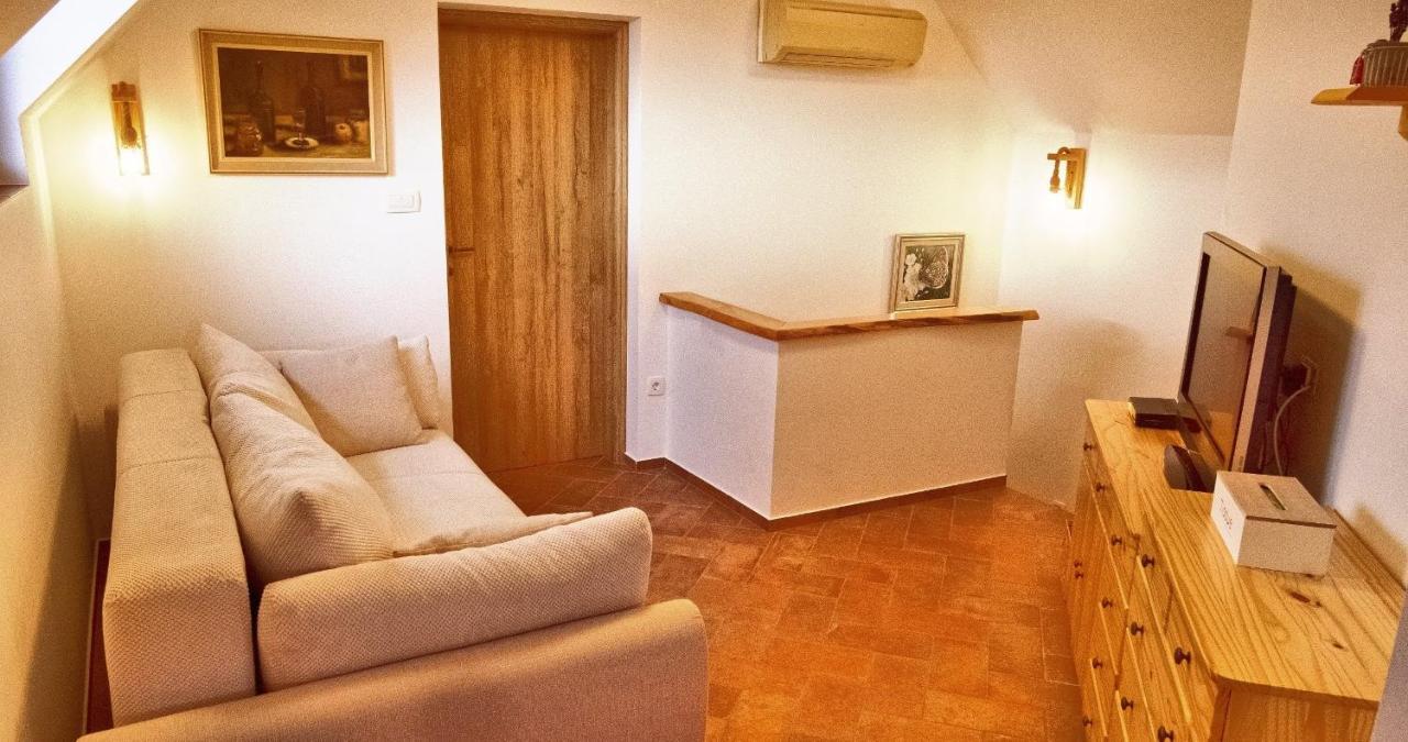 Vineyard Cottage Podrzaj Otočec Dış mekan fotoğraf